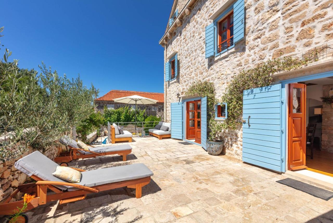 Villa Vicina Heritage Villa For 9,Milna - Close To Restaurants And Shops Dış mekan fotoğraf