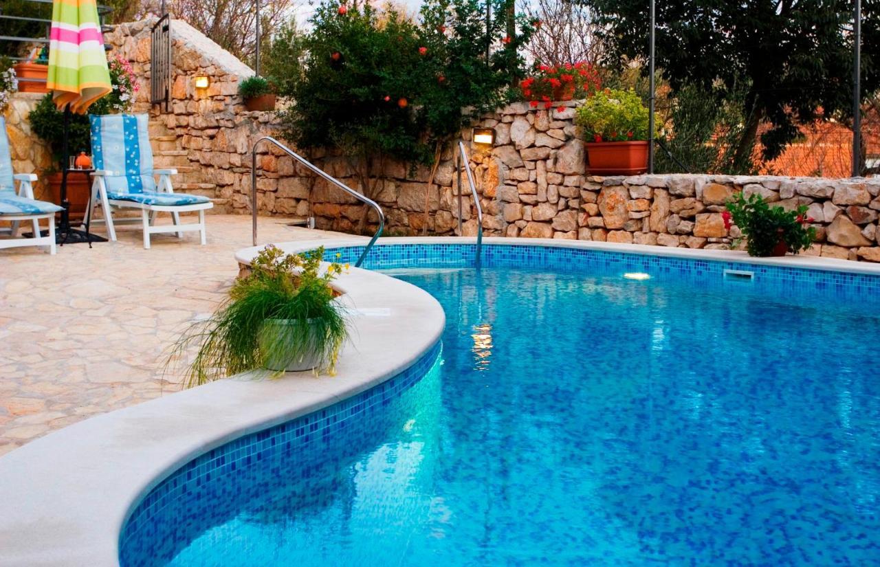 Villa Vicina Heritage Villa For 9,Milna - Close To Restaurants And Shops Dış mekan fotoğraf