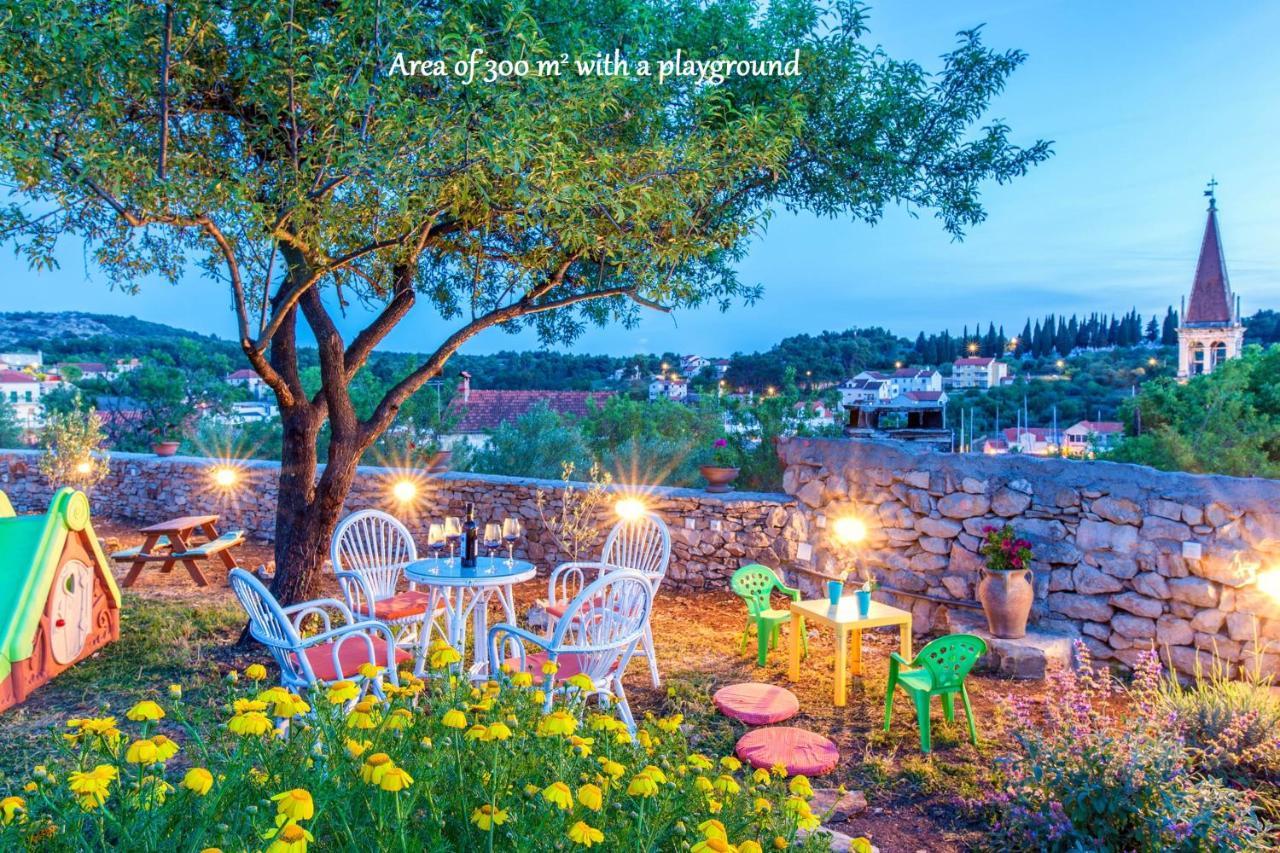 Villa Vicina Heritage Villa For 9,Milna - Close To Restaurants And Shops Dış mekan fotoğraf