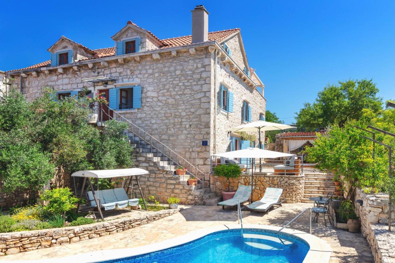 Villa Vicina Heritage Villa For 9,Milna - Close To Restaurants And Shops Dış mekan fotoğraf